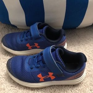 Boys size 11 Under Armour sneakers